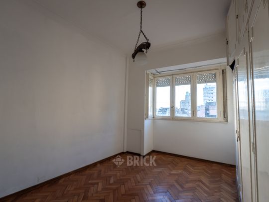 RIVADAVIA, AV. al 2500 Piso 8