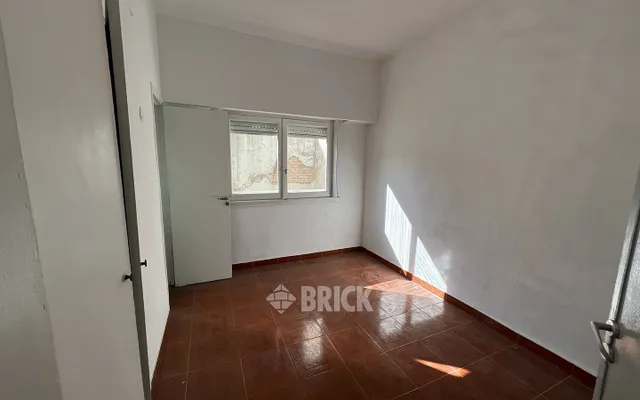 SAN JUAN AV. al 3800 Piso 1 6