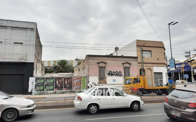 YRIGOYEN, HIPOLITO, AV. al 6600 4