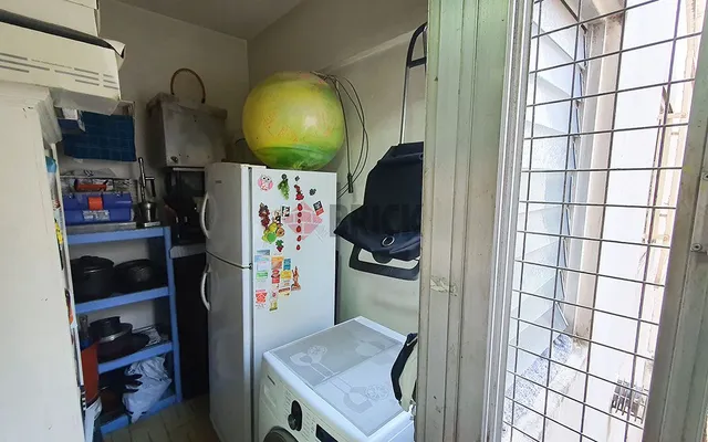 ARANGUREN, JUAN F., DR. al 1200 Piso 2 12