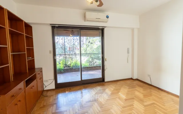 REPETTO, NICOLAS, DR. al 400 Piso 1° Y 2° 20