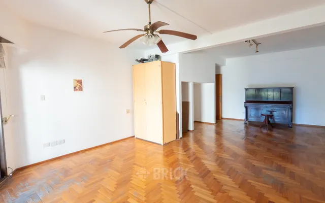 REPETTO, NICOLAS, DR. al 400 Piso 1° Y 2° 4