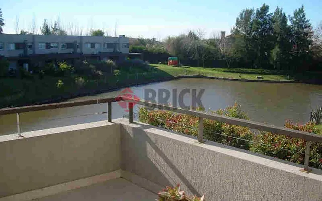 Bº LAGO ESCONDIDO 18