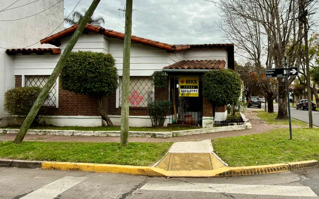 DOMINGO DE ACASSUSO al 6100 3