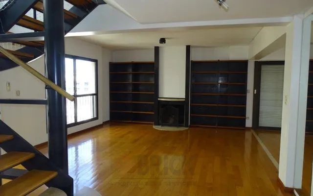 POSADAS al 1300 Piso 15 24