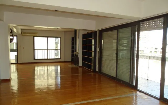 POSADAS al 1300 Piso 15 4