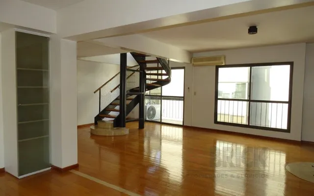 POSADAS al 1300 Piso 15 5
