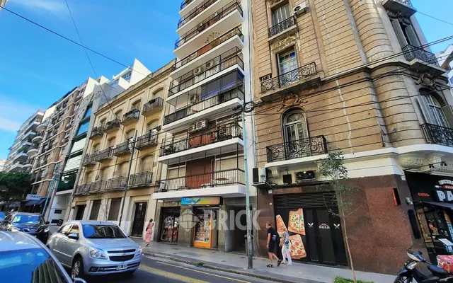 ALVEAR, MARCELO T. DE al 2400 Piso 7 22