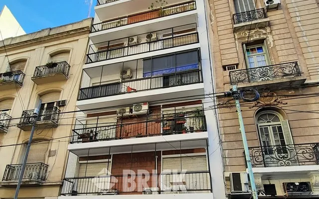 ALVEAR, MARCELO T. DE al 2400 Piso 7 23
