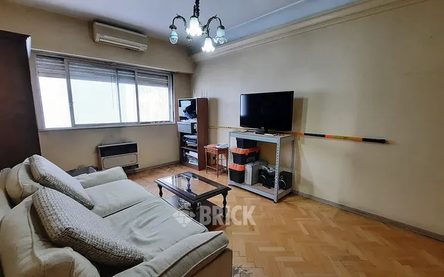 ALVEAR, MARCELO T. DE al 2400 Piso 7 3