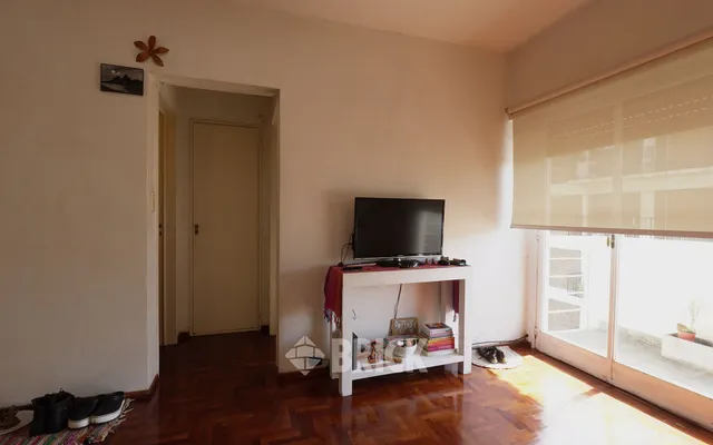 COLOMBRES al 400 Piso 6 4