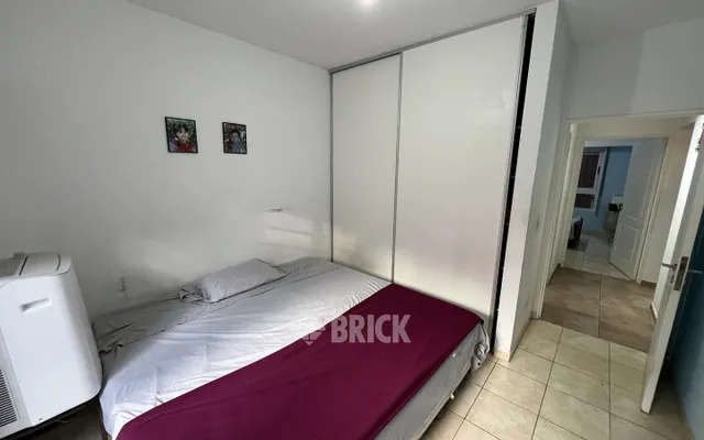 ARANGUREN, JUAN F., DR. al 1800 Piso 1 6