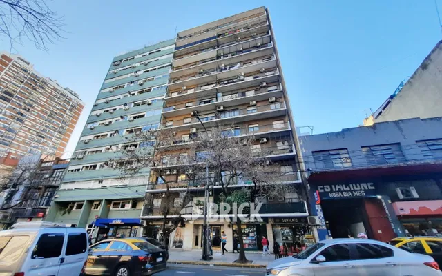 RIVADAVIA AV. al 2000 Piso 8 26