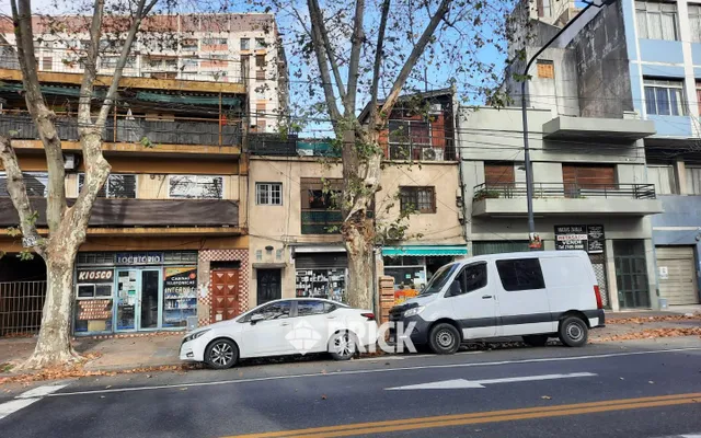 CASEROS AV. al 2000 Piso 1 25