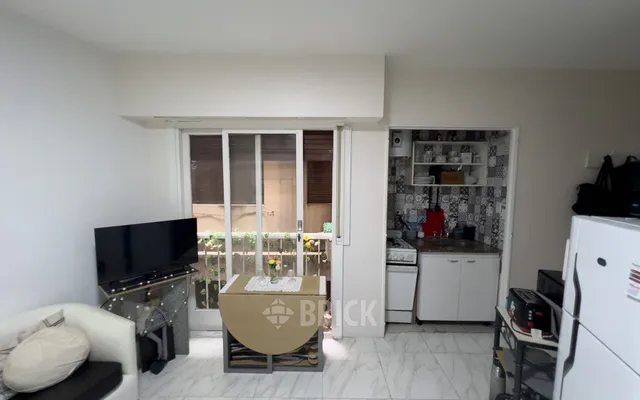 PERON, EVA, AV. al 1500 Piso 5 6