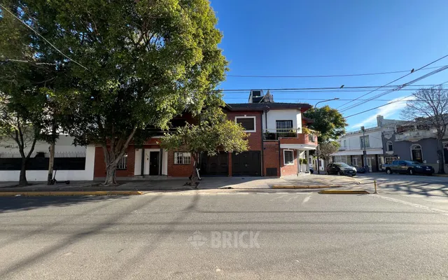 DOBLAS al 1700 Piso PB 35
