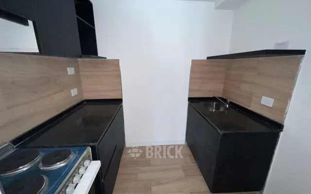 ALVAREZ, JULIAN al 700 Piso 1 16