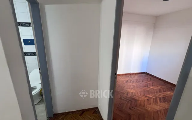 TRELLES, MANUEL R. al 800 Piso 2 4
