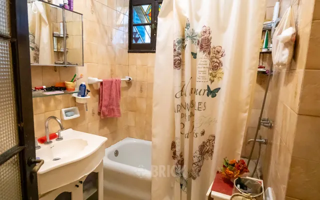 ARANGUREN, JUAN F., DR. al 1800 Piso PB 13