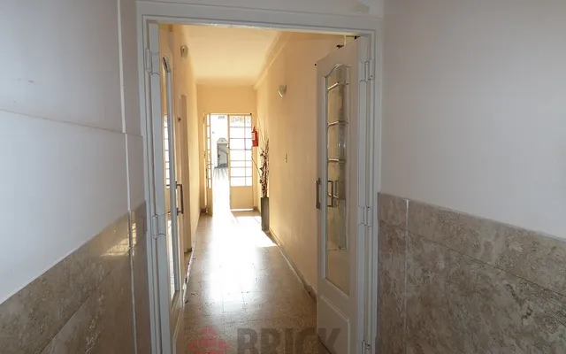 ARANGUREN, JUAN F., DR. al 1800 Piso PB 25