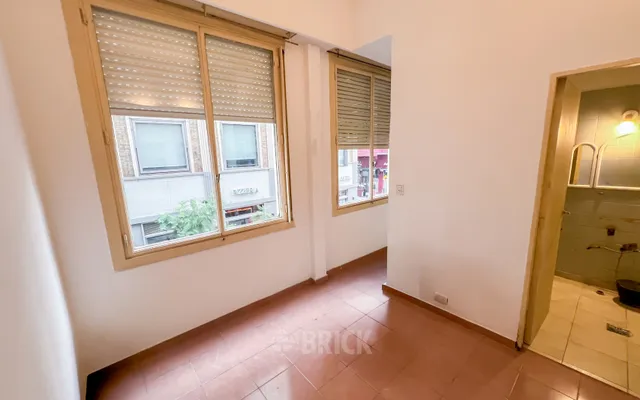 PARAGUAY al 500 Piso 1 8