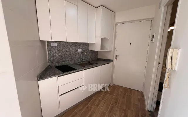 PACHECO DE MELO al 2600 Piso 7 4