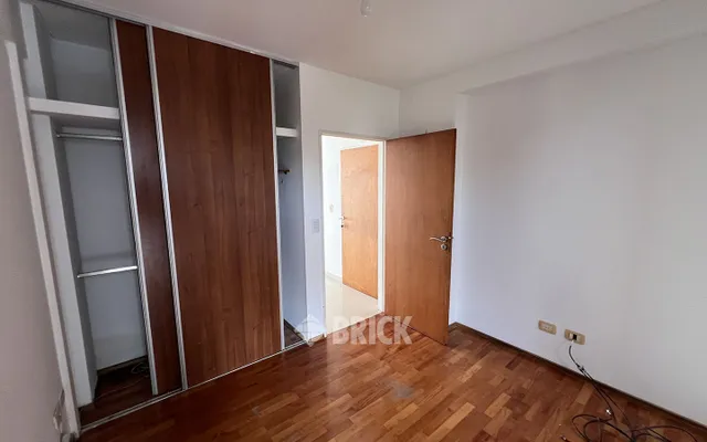 CARACAS al 1200 Piso 8 11