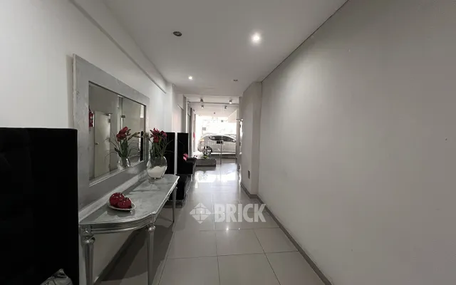 CARACAS al 1200 Piso 8 14