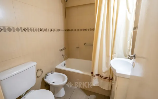 SAN IRENEO al 200 Piso PB 5
