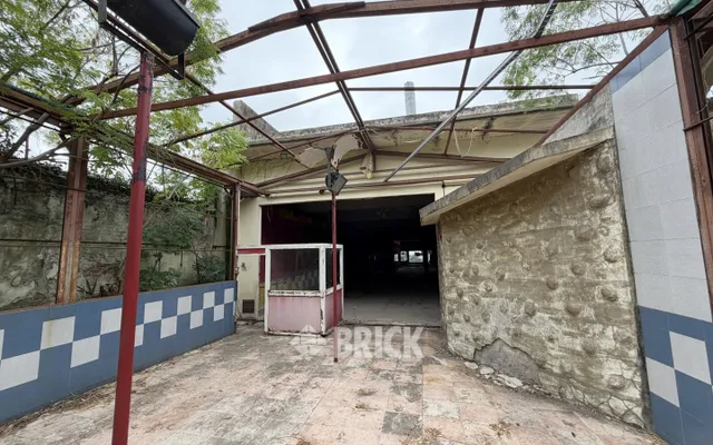 YRIGOYEN, HIPOLITO, AV. al 8200 18