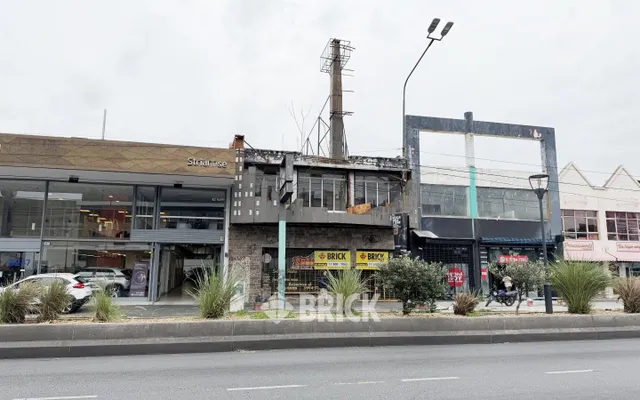 YRIGOYEN, HIPOLITO, AV. al 8200 74