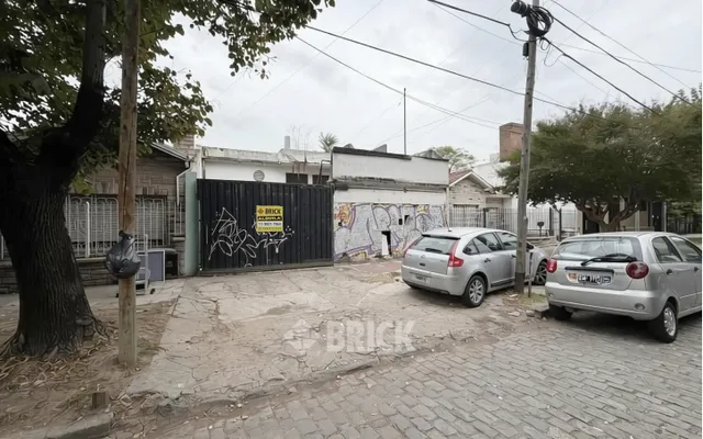 YRIGOYEN, HIPOLITO, AV. al 8200 75