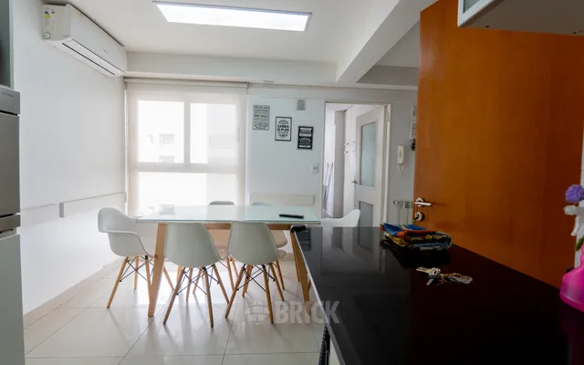 GALLARDO, ANGEL AV. al 100 Piso 3 22