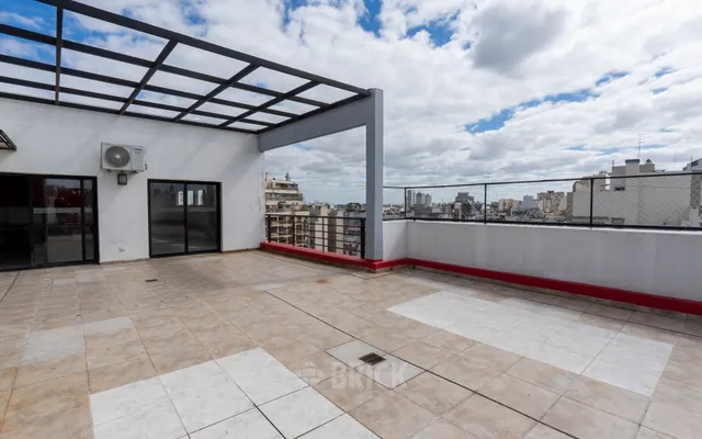 GALLARDO, ANGEL AV. al 100 Piso 3 33