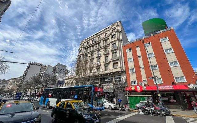 RIVADAVIA, AV. al 2700 Piso 6 11