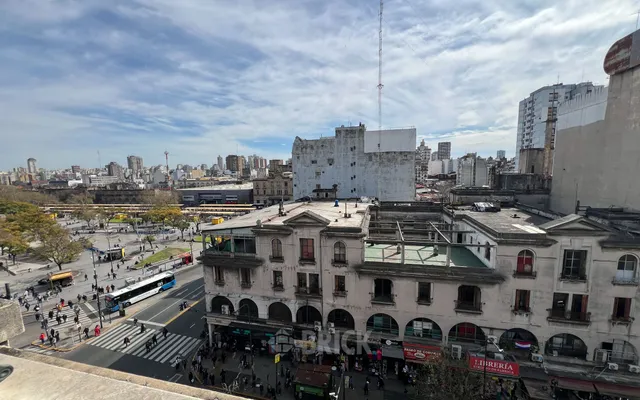 RIVADAVIA, AV. al 2700 Piso 6 4