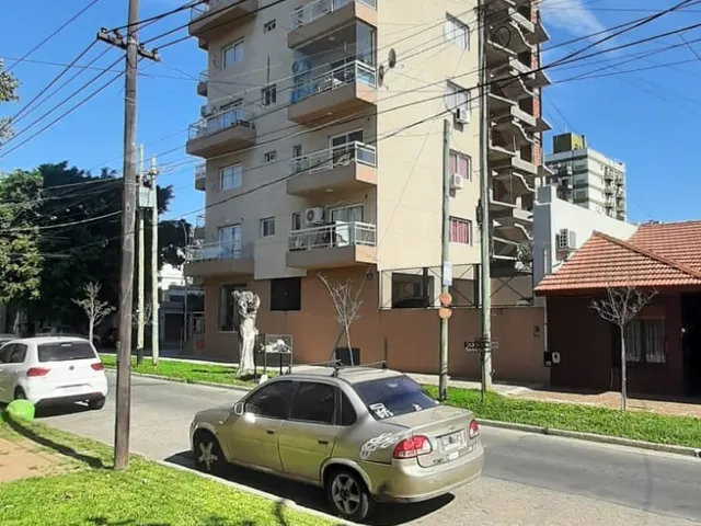 DEL VALLE IBERLUCEA al 4300 10