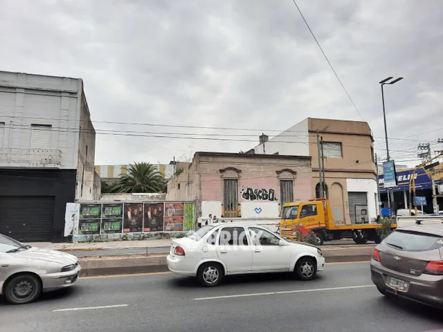 YRIGOYEN, HIPOLITO, AV. al 6600 4