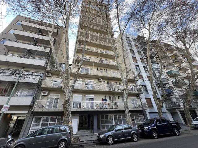 CALVO, CARLOS al 2100 Piso 14 20