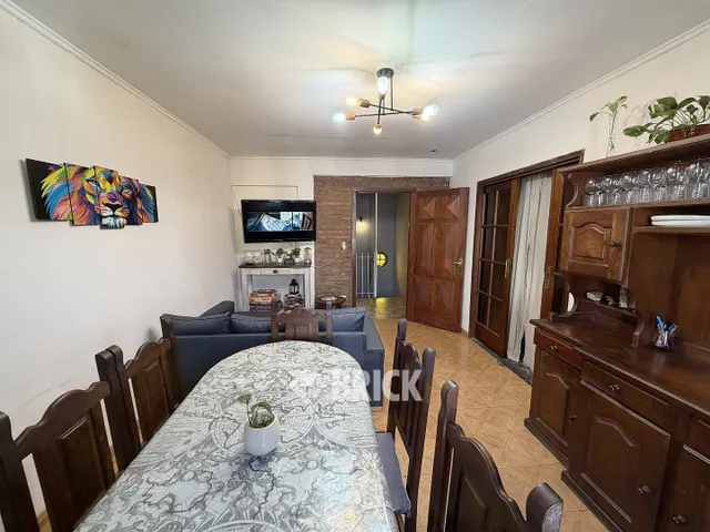 SARMIENTO al 1700 Piso PB 3