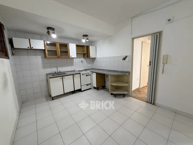 ALVEAR, MARCELO T. DE al 900 Piso 2 18