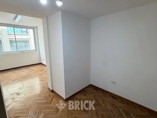 ALVEAR, MARCELO T. DE al 900 Piso 2 8