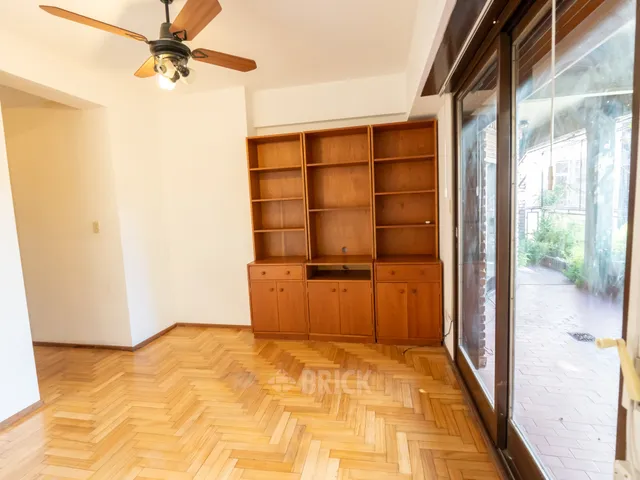 REPETTO, NICOLAS, DR. al 400 Piso 1° Y 2° 21