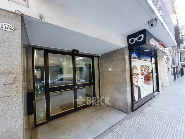 ARENALES al 1700 Piso 2 24