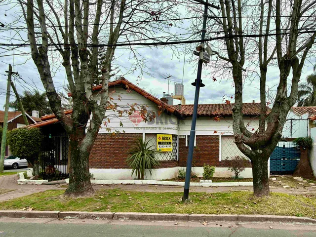DOMINGO DE ACASSUSO al 6100 2