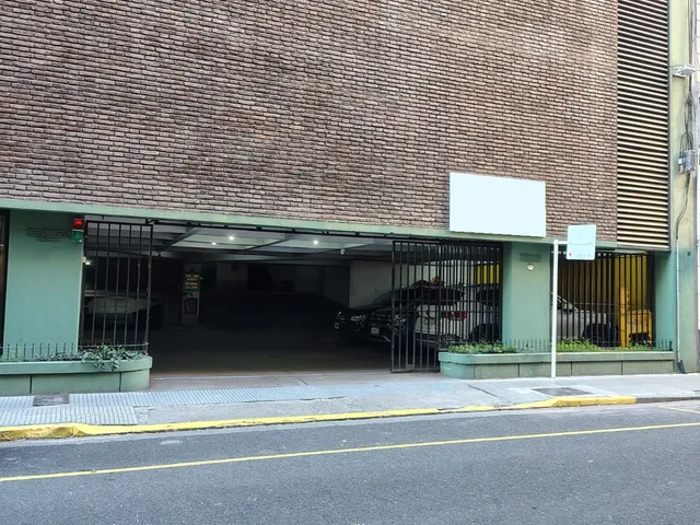 RIVADAVIA AV. al 900 Piso 4 Nº 223 1