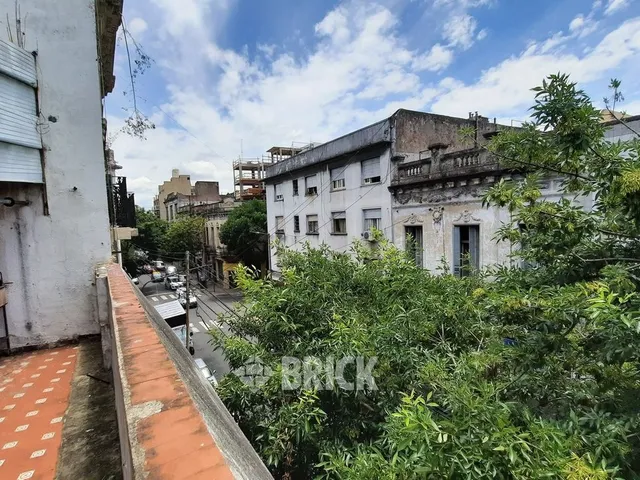BRASIL, AV. al 1400 Piso 1 22