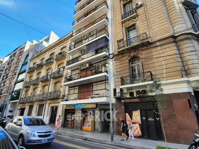 ALVEAR, MARCELO T. DE al 2400 Piso 7 22