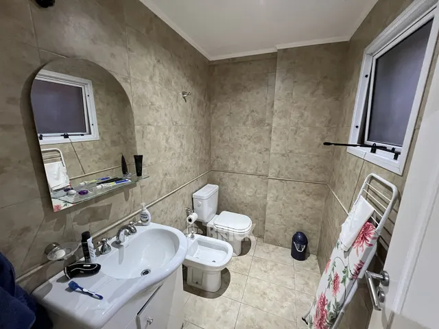 ARANGUREN, JUAN F., DR. al 1800 Piso 1 12