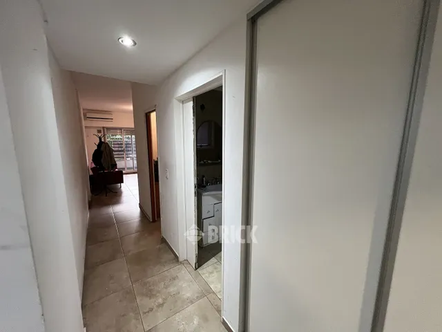 ARANGUREN, JUAN F., DR. al 1800 Piso 1 13